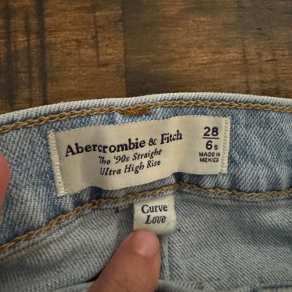 Abercrombie & Fitch Curve Love 90s Ultra High Rise - Picture 3 of 3